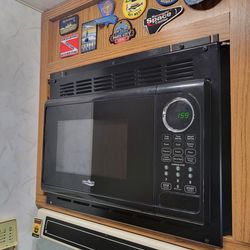 RV Microwave, .9 Cubic Ft Black Microwave with Trim Kit, 900 Watt  (RPM-1-BLK)